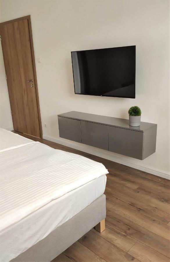 Helena Studio Apartman Siófok Extérieur photo