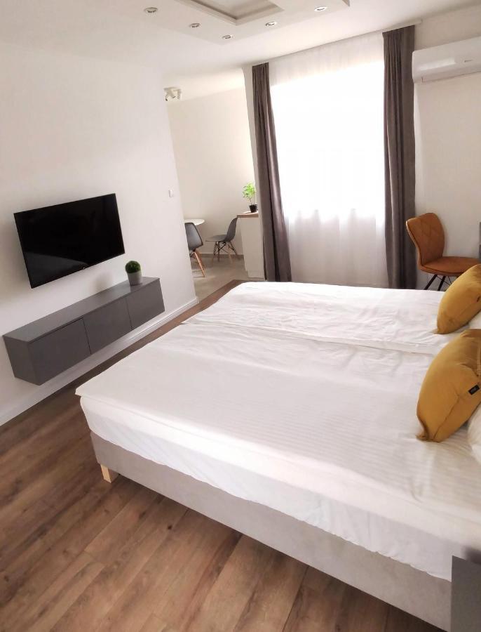 Helena Studio Apartman Siófok Extérieur photo