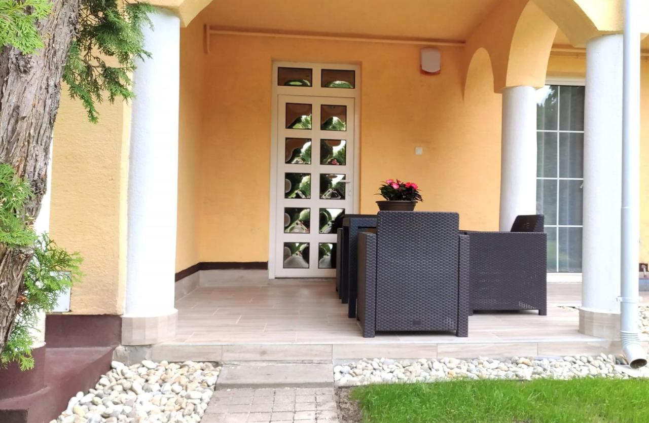 Helena Studio Apartman Siófok Extérieur photo