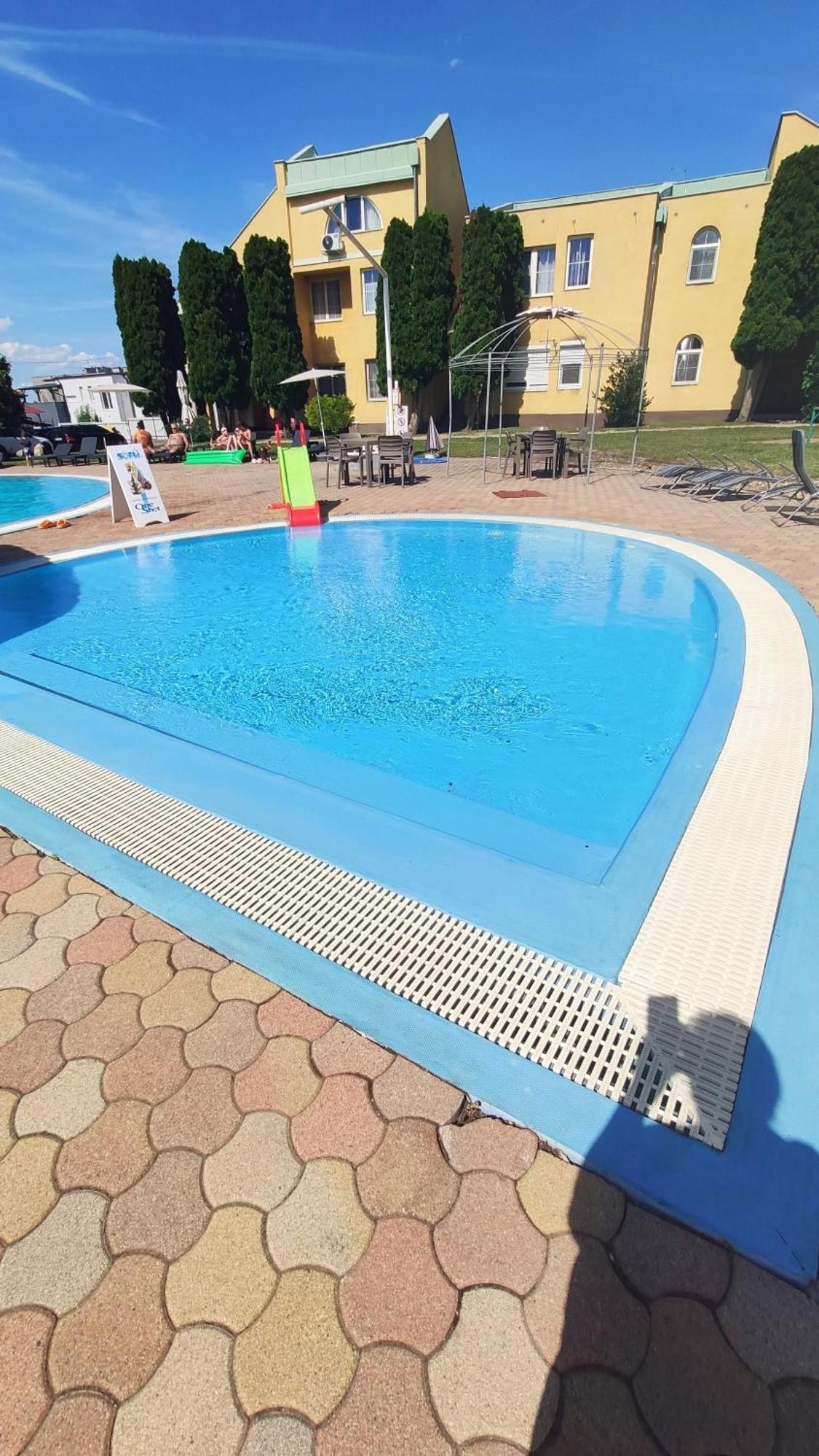 Helena Studio Apartman Siófok Extérieur photo